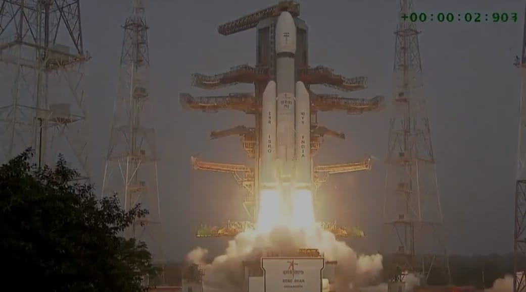 ISRO LVM-3 M6 मिशन, ISRO satellite launch, प्रधानमंत्री मोदी ISRO बयान, LVM-3 mission success, ISRO latest news, गगनयान मिशन तैयारी, भारतीय अंतरिक्ष कार्यक्रम, PM Modi on ISRO, Indian space mission news, भारत अंतरिक्ष समाचार, नई दिल्ली, भारत, राष्ट्रीय समाचार, विज्ञान एवं प्रौद्योगिकी खबर,ISRO LVM-3 M6 rocket, ISRO satellite launch image, PM Modi congratulates ISRO, Indian space scientists, LVM-3 rocket launch Chennai, ISRO mission visuals, भारत अंतरिक्ष प्रक्षेपण, ISRO वैज्ञानिक,#ISRO, #LVM3M6Mission, #PMModi, #IndianSpaceProgram, #GaganyaanMission, #SatelliteLaunch, #NationalNews, #ScienceAndTechnology, #NewDelhi, #India,