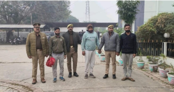 Iron theft gang busted, three accused arrested