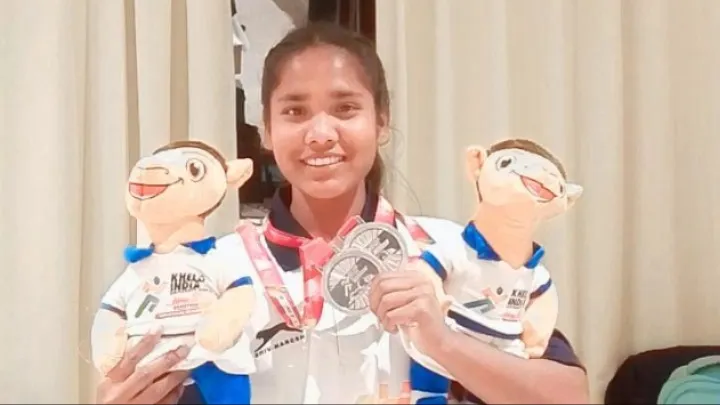 झुग्गी की बेटी ने जीता सिल्वर मेडल, नंदनी बंसल प्रयागराज, खेलो इंडिया यूनिवर्सिटी गेम्स 2025, उदयपुर कयाकिंग रेस, प्रयागराज स्पोर्ट्स न्यूज़, UP Sports News, कयाकिंग में सिल्वर मेडल, संगम नगरी प्रयागराज खबर, शुरुआत शिक्षा की संस्था प्रयागराज, पंजाब यूनिवर्सिटी खिलाड़ी, Jhuggi girl wins silver medal, Nandani Bansal Prayagraj, Khelo India University Games 2025, Udaipur Kayaking Silver Medal, Prayagraj Sports News, UP Sports Young Talent, Kayaking K2 K4 Race India, Punjab University Athlete, नंदनी बंसल कयाकिंग फोटो, खेलो इंडिया सिल्वर मेडल विजेता, प्रयागराज खिलाड़ी इमेज, UP स्पोर्ट्स गर्ल फोटो, Nandani Bansal Kayaking Image, Khelo India Silver Medalist Photo, Prayagraj Athlete Picture, Kayaking Girl India Image, #NandaniBansal, #KheloIndia2025, #PrayagrajNews, #UPSports, #KayakingIndia, #JhuggiToChampion, #SportsInspiration, #UdaipurGames2025,