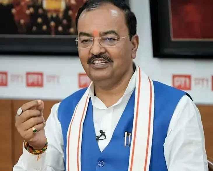 अखिलेश मानसिक स्वास्थ्य बयान पर सियासी विवाद, कांग्रेस का पंचायत चुनाव अकेले लड़ने का निर्णय, केशव मौर्य ने कहा—उप्र में कमल ही खिलेगा, वोट अधिकार पर अखिलेश के बयान को लेकर तीखी प्रतिक्रिया, भाजपा–सपा टकराव से बढ़ी राजनीतिक गर्माहट, अखिलेश मानसिक स्वास्थ्य बयान, केशव प्रसाद मौर्य हमला, यूपी पंचायत चुनाव, कांग्रेस अकेले चुनाव, अखिलेश यादव बयान विवाद, बीजेपी सपा टकराव, उत्तर प्रदेश राजनीति, Akhilesh Mental Health Remark, Keshav Prasad Maurya Attack, UP Panchayat Election News, Congress Decision UP, Akhilesh Yadav Statement, BJP vs SP Politics, Uttar Pradesh Political News, अखिलेश यादव फोटो, केशव मौर्य प्रेस बयान, यूपी पंचायत चुनाव खबर, सपा बीजेपी विवाद, लखनऊ राजनीतिक अपडेट, Akhilesh Yadav Image, Keshav Maurya Press Briefing, UP Election Update, SP BJP Conflict, Lucknow News Update, #AkhileshYadav #KeshavMaurya #UPPolitics #PanchayatElectionUP #CongressUP #BJPSP #PoliticalNewsUP #ManojShuklaReports,