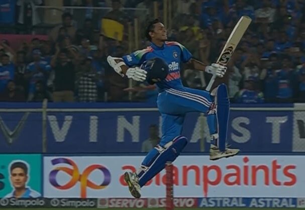 यशस्वी रोहित विराट तिकड़ी, भारत बनाम साउथ अफ्रीका वनडे, भारत की जीत, वनडे सीरीज 2025, भारतीय टीम, यशस्वी शतक, रोहित शर्मा पारी, विराट कोहली रन, क्रिकेट खबर, स्पोर्ट्स न्यूज, Yashasvi Rohit Virat Trio, India vs South Africa ODI, India wins series, Yashasvi century, Rohit Sharma innings, Virat Kohli runs, ODI series 2025, Cricket news India, भारत की 9 विकेट से जीत, सेंचुरियन वनडे मैच, अफ्रीका पर भारत की जीत, भारत बनाम SA तीसरा ODI, English: India beats South Africa by 9 wickets, Centurion ODI match report, India SA 3rd ODI highlights, Indian batting performance, Sports, International Cricket, South Africa Series, India Cricket Team, ODI Match, Centurion Stadium, Johannesburg, BCCI, ICC, Gauteng Province, #YashasviJaiswal, #RohitSharma, #ViratKohli, #IndvsSA, #ODISeries, #TeamIndia, #CricketNews, #SportsUpdate, #IndiaWins, #CenturionODI,