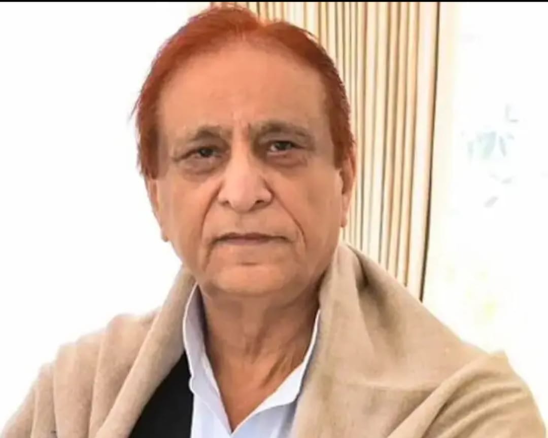 आजम खान को कोर्ट से बड़ी राहत, आजम खान केस, रामपुर MP-MLA कोर्ट फैसला, सपा नेता आजम खान, सेना पर अभद्र टिप्पणी मामला, 2017 चुनाव बयान केस, आजम खान बरी, यूपी राजनीति खबर, Azam Khan big relief, Azam Khan acquitted, Rampur MP MLA court verdict, SP leader Azam Khan, 2017 election remark case, army remark case Azam Khan, Uttar Pradesh political news, आजम खान कोर्ट बाहर फोटो, रामपुर कोर्ट फैसला तस्वीर, सपा नेता आजम खान की छवि, आजम खान बरी फोटो, अदालत में आजम खान की उपस्थिति, Azam Khan court image, Rampur court decision photo, SP leader Azam Khan picture, Azam Khan acquittal image, court appearance Azam Khan, रामपुर जिला न्यूज़, उत्तर प्रदेश कोर्ट अपडेट, यूपी राजनीतिक निर्णय, रामपुर एमपी-एमएलए कोर्ट, Rampur district news, Uttar Pradesh court update, UP political legal news, Rampur MP MLA special court, #AzamKhan, #CourtVerdict, #RampurNews, #SPLeader, #UPPolitics, #AzamKhanAcquitted, #UPNews, #PoliticalNews, #SamajwadiParty,