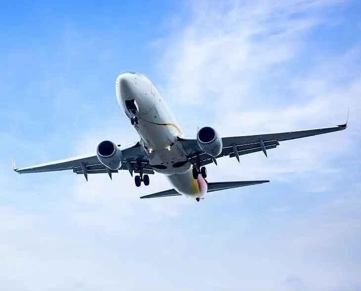 हवाई किराया नई दरें फोटो, सरकार का एयरफेयर कैप इमेज, airfare cap India visuals, Indigo crisis fare image, airfare cap India 2025, government flight fare limit, new domestic flight prices, Indigo flight crisis fare, भारतीय उड़ान किराया लिमिट, #AirfareCap #DomesticFlights #IndiGoCrisis #AviationNews #DGCA #FlightFare #TravelUpdates,