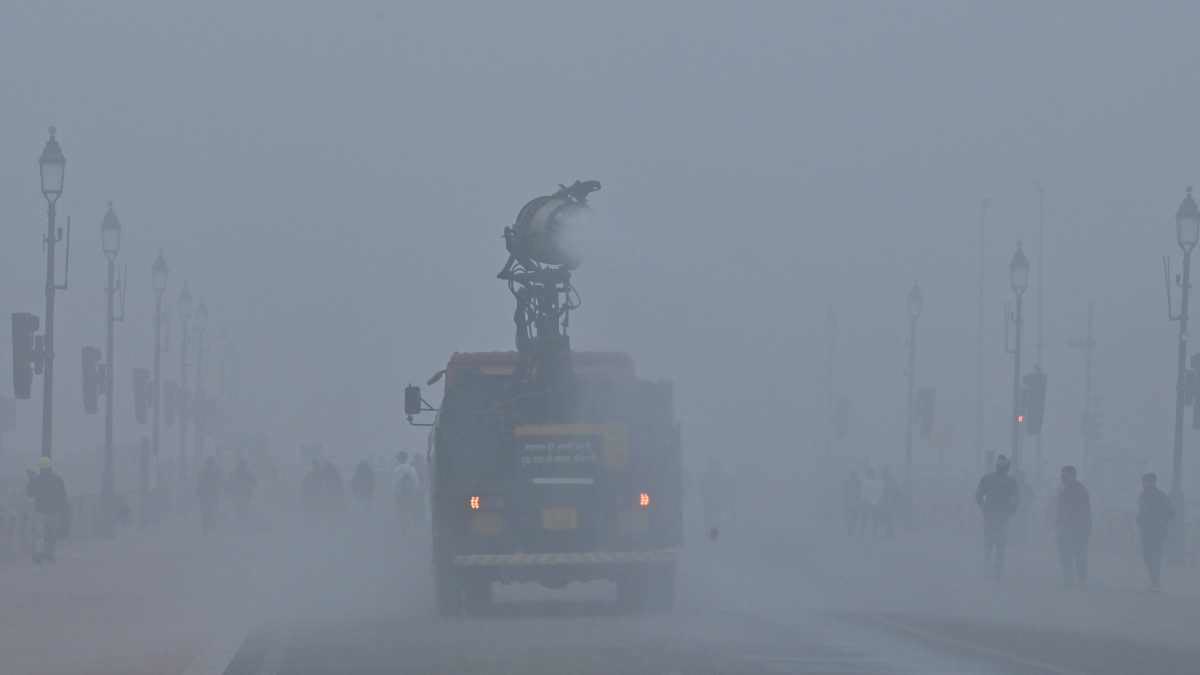 दिल्ली-एनसीआर प्रदूषण, सुप्रीम कोर्ट प्रदूषण टिप्पणी, CAQM विफल, वायु प्रदूषण दिल्ली, दिल्ली एयर क्वालिटी न्यूज, NCR Pollution Hearing, सुप्रीम कोर्ट आज की खबर,Delhi NCR Air Pollution, Supreme Court on Pollution, CAQM Failure, Air Quality Management Commission, Delhi Pollution News, NCR Air Quality Hearing,दिल्ली स्मॉग, कर्तव्य पथ प्रदूषण, एंटी स्मॉग गन, सुप्रीम कोर्ट सुनवाई,Delhi Smog Image, Kartavya Path Pollution, Anti Smog Gun Delhi, Supreme Court Hearing,Delhi NCR Pollution, Supreme Court, CAQM, Air Pollution News, New Delhi, Environment News India, CJI Suryakant, Justice Joymalya Bagchi, National News, Environmental Crisis,