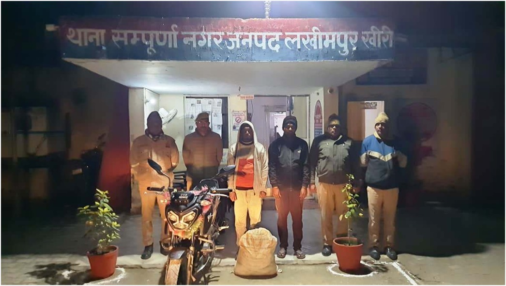 Sampurnanagar police arrested two accused with illegal raw liquor.