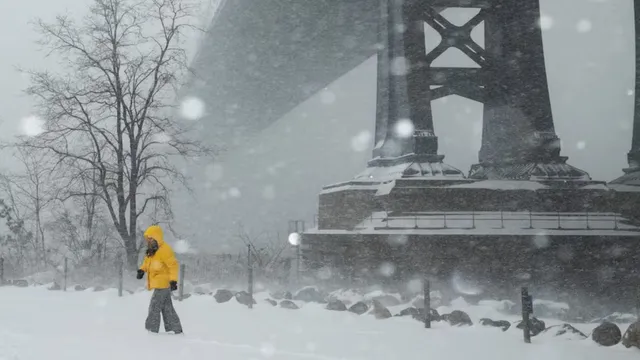 न्यूयॉर्क बॉम्ब साइक्लोन, New York bomb cyclone, US winter storm news, न्यूयॉर्क मौसम समाचार, East Coast snowstorm, America weather update, भारी बर्फबारी अमेरिका, न्यूयॉर्क ठंड अलर्ट, AccuWeather forecast USA,न्यूयॉर्क में बर्फबारी, New York snowstorm image, bomb cyclone USA weather, East Coast winter storm image, New York cold wave photo,#NewYorkWeather, #BombCyclone, #USWinterStorm, #EastCoastAlert, #SnowfallUpdate, #AmericaNews, #WeatherAlert, #InternationalNews, #NationalProposal,