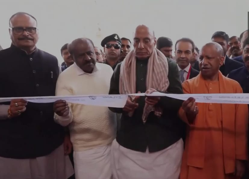 इलेक्ट्रिक व्हीकल भविष्य, Electric Vehicle Future, योगी आदित्यनाथ EV बयान, Ashok Leyland EV Plant Lucknow, लखनऊ EV प्लांट, उत्तर प्रदेश इलेक्ट्रिक वाहन, EV Manufacturing India, Green Transport UP, Rajnath Singh EV Plant, UP Development News,अशोक लेलैंड EV प्लांट लखनऊ, योगी आदित्यनाथ और राजनाथ सिंह, Electric Vehicle Plant Lucknow Image, UP EV Manufacturing, Green Transport Uttar Pradesh,#ElectricVehicleFuture, #YogiAdityanath, #RajnathSingh, #AshokLeyland, #EVPlantLucknow, #LucknowNews, #UttarPradeshNews, #GreenTransport, #EVManufacturing, #UPDevelopment,