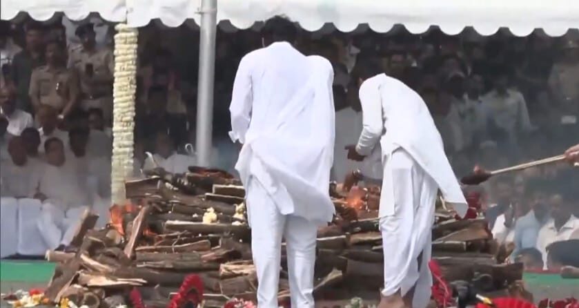 अजित पवार निधन, अजित पवार अंतिम संस्कार, बारामती प्लेन हादसा, महाराष्ट्र उपमुख्यमंत्री मृत्यु,Ajit Pawar death news, Ajit Pawar cremation live updates, Baramati plane crash, Maharashtra Deputy CM funeral,Ajit Pawar funeral Baramati, Ajit Pawar last rites photo, Baramati cremation visuals,#AjitPawar, #AjitPawarDeath, #AjitPawarFuneral, #BaramatiPlaneCrash, #MaharashtraPolitics, #DeputyCM, #RajkiyaShok,