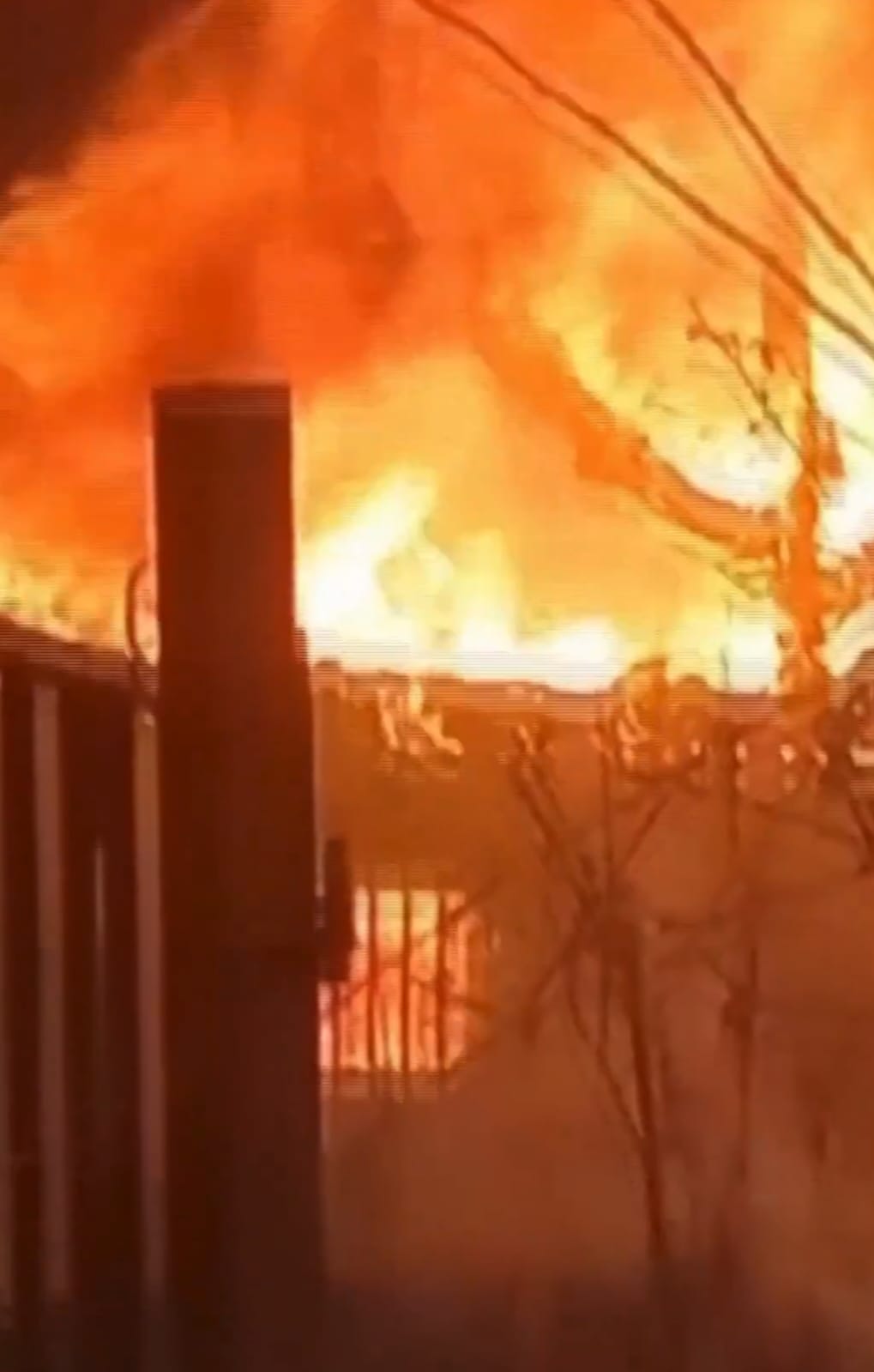 जम्मू-कश्मीर CRPF कैंप आग, बांदीपुरा CRPF आग खबर, सुंबल CRPF कैंप फायर, Bandipora CRPF Camp Fire, Jammu Kashmir Fire News, CRPF Camp Fire Sumbal, Bandipora News Hindi, सुरक्षा बल समाचार, जम्मू-कश्मीर ताजा खबर,CRPF कैंप आग बांदीपुरा, सुंबल CRPF बैरक आग, Bandipora CRPF Fire Image, Jammu Kashmir CRPF Camp Fire, Fire at CRPF Camp Sumbal,बांदीपुरा जिला, जम्मू-कश्मीर प्रदेश, CRPF कैंप आग की खबर, सुरक्षा बल समाचार, शॉर्ट सर्किट आग, फायर ब्रिगेड कार्रवाई, Bandipora District, Jammu Kashmir State, CRPF News, Fire Accident News, Security Forces News, #BandiporaFire, #CRPFCampFire, #JammuKashmirNews, #SumbalNews, #BreakingNews,