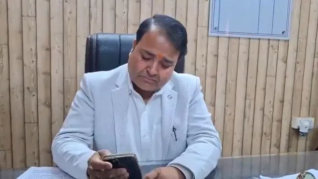 अयोध्या GST उपायुक्त इस्तीफा, Ayodhya GST Deputy Commissioner Resignation, योगी समर्थन इस्तीफा, Yogi Adityanath Support Resignation, स्वामी अविमुक्तेश्वरानंद विवाद, Avimukteshwaranand Controversy, उत्तर प्रदेश ब्यूरोक्रेसी खबर, UP Bureaucracy News, अयोध्या राजनीतिक समाचार, Ayodhya Political News, उत्तर प्रदेश प्रशासनिक इस्तीफा, UP Administrative Resignation,अयोध्या GST उपायुक्त प्रशांत कुमार सिंह, Ayodhya GST Officer Prashant Kumar Singh, योगी आदित्यनाथ समर्थन इस्तीफा, Yogi Adityanath Support Resignation, स्वामी अविमुक्तेश्वरानंद विवाद यूपी, Avimukteshwaranand Dispute UP,#AyodhyaGSTResignation, #योगीसमर्थन, #AvimukteshwaranandControversy, #UPPolitics, #AyodhyaNews, #UttarPradeshNews, #BureaucracyNews, #PrashantKumarSingh, #YogiAdityanath,
