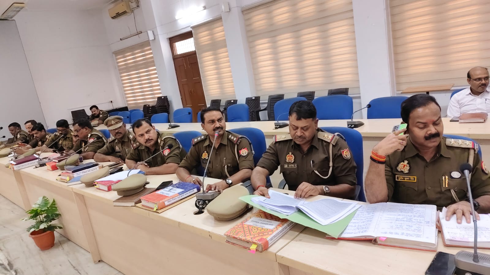Additional District Magistrate held a meeting with officials and elite citizens to ensure the successful completion of Holi festival.