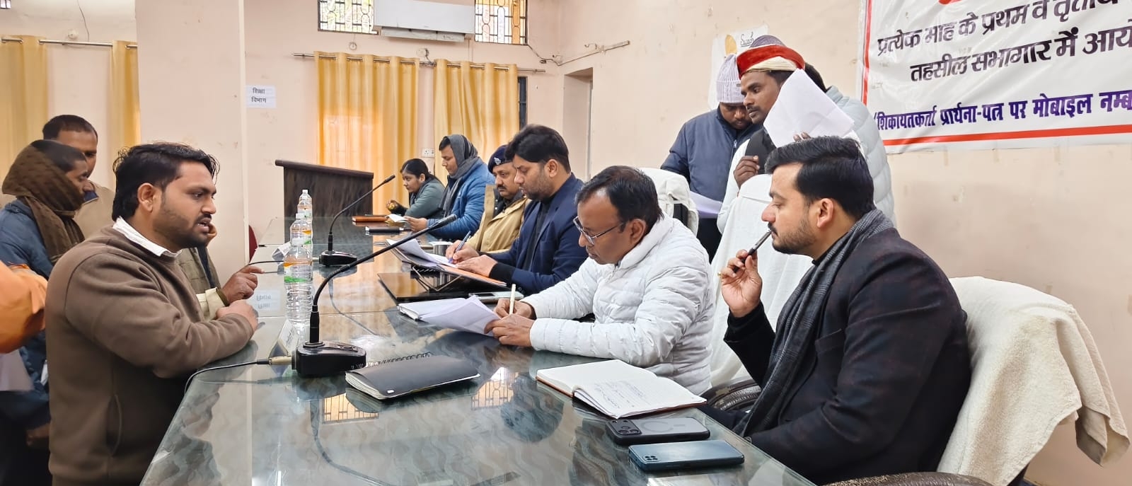 Sampoorna Samadhan Diwas concluded under the chairmanship of Additional District Magistrate in Dhaurahra Tehsil.