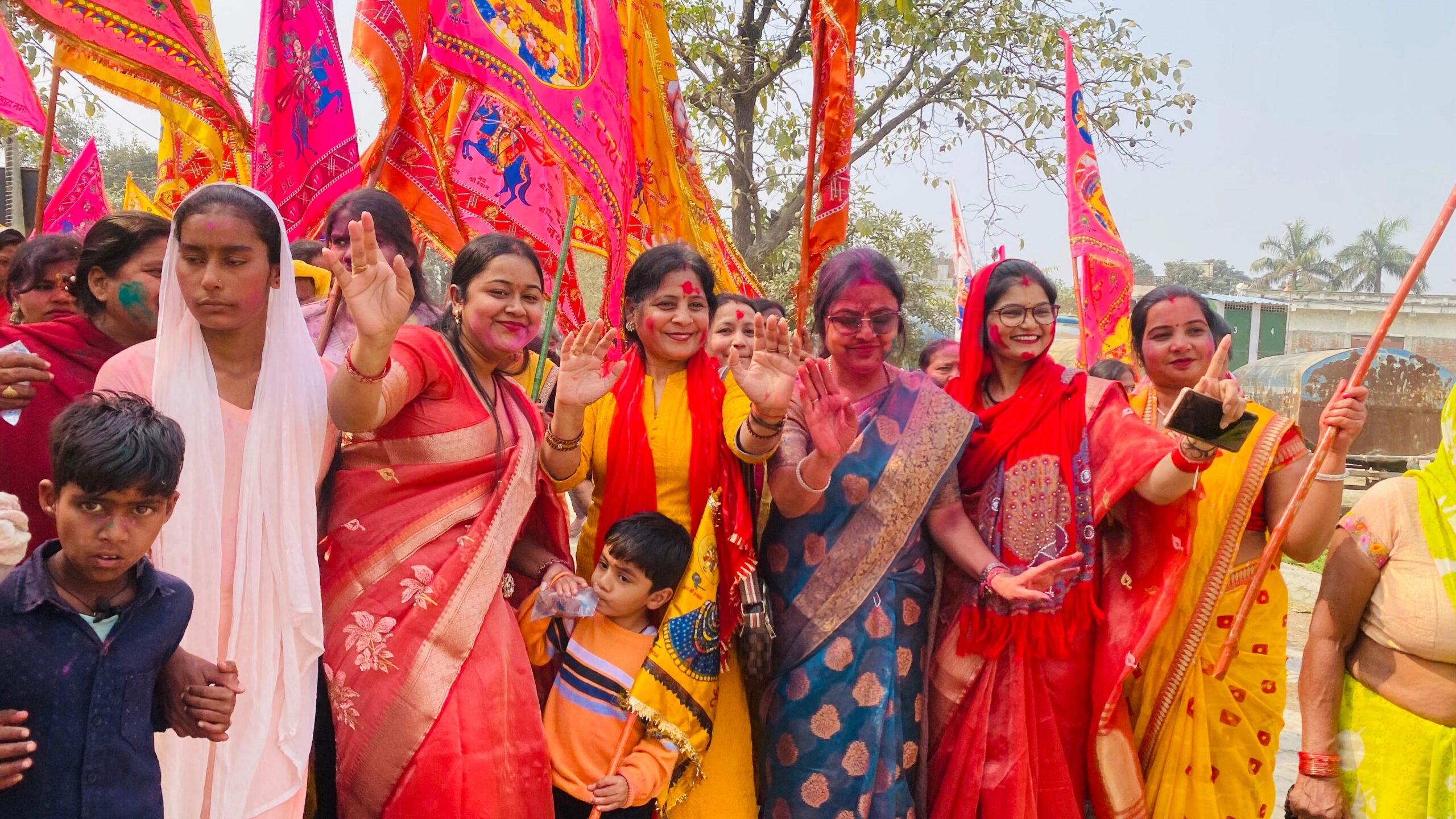 A grand Khatu Shyam Nishan Yatra was organised in Mailani town, creating a devotional atmosphere.