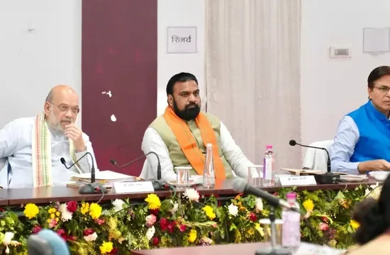 सीमांचल में घुसपैठ, अमित शाह बिहार दौरा, अररिया जिला समाचार, बिहार सीमावर्ती सुरक्षा खबर, SSB सिकटी अररिया, 10 किलोमीटर सीमा कार्रवाई, Illegal Construction Bihar Border, Seemanchal Infiltration News, Amit Shah Araria Visit, Bihar Border Security Action, Political News Bihar 2026, Internal Security India,अमित शाह अररिया कार्यक्रम, एसएसबी 52वीं वाहिनी भवन उद्घाटन, सीमांचल सीमा सुरक्षा, बिहार अंतरराष्ट्रीय सीमा, Amit Shah in Araria Bihar, SSB Battalion Inauguration, Seemanchal Border Area, Bihar Political News Image,#सीमांचल_में_घुसपैठ, #AmitShah, #BiharNews, #Araria, #BorderSecurity, #IllegalConstruction, #SSBIndia, #PoliticalNews, #Seemanchal, #InternalSecurity,