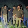 Ballia Police Encounter, बलिया पुलिस मुठभेड़, Ballia Crime News, यूपी क्राइम न्यूज़, Bansdih Police Action, बांसडीह थाना मुठभेड़, UP Police Encounter News 2026, Bablu Nat Arrested, गोवंश तस्कर गिरफ्तार बलिया, District Ballia Crime Update, जिला बलिया उत्तर प्रदेश अपराध समाचार, पुलिस एनकाउंटर खबर उत्तर प्रदेश,Ballia Encounter Today News, UP Police Crackdown 2026, Bansdih Encounter Update, Bablu Nat 25000 Reward Arrested, Cow Smuggling Case Ballia, District Ballia Breaking News, उत्तर प्रदेश पुलिस मुठभेड़ खबर, जिला बलिया क्राइम रिपोर्ट, पुलिस अधिकारी प्रवीण कुमार सिंह बयान, #BalliaNews, #UPPolice, #EncounterNews, #Bansdih, #CrimeUpdate,Ballia encounter accused arrested image, पुलिस मुठभेड़ बलिया फोटो, Bablu Nat injured in encounter, बांसडीह पुलिस कार्रवाई तस्वीर, UP Police SOG team action photo,