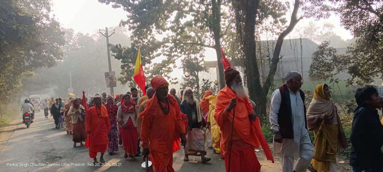 Saints and Mahatmas took a dip of faith in Hatya Haran Tirtha.
