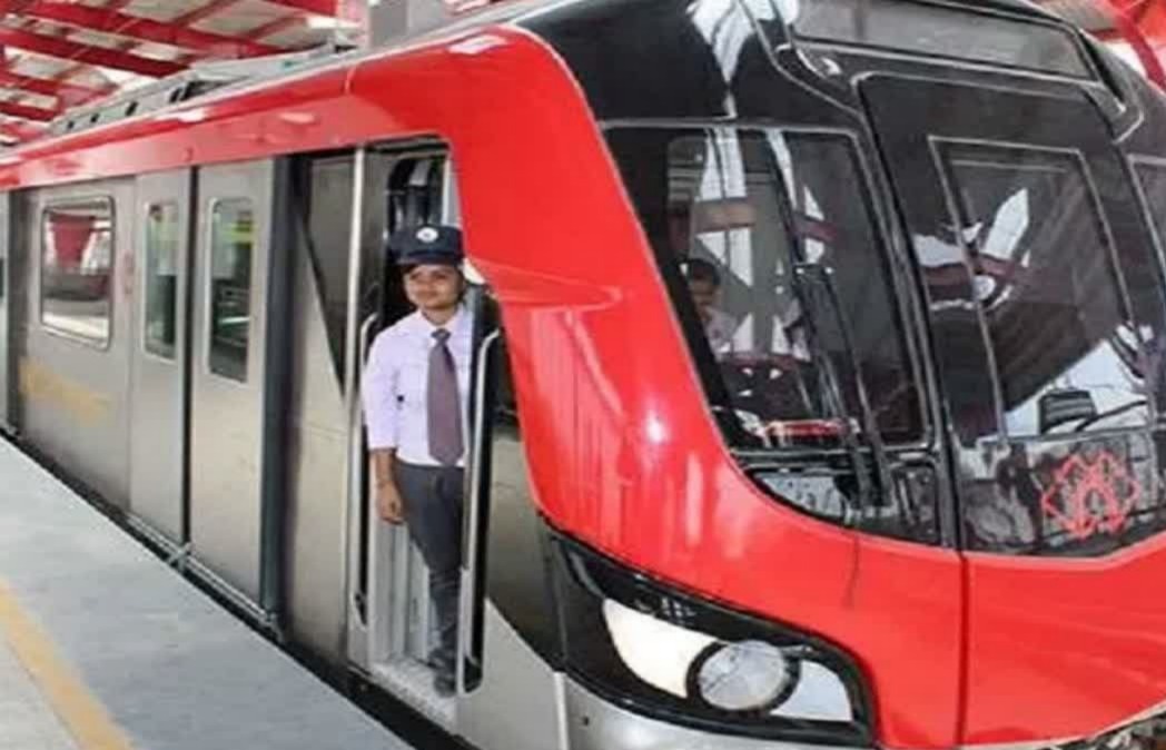 Lucknow Metro QR Ticketing Launch, लखनऊ मेट्रो QR टिकट, Lucknow Metro mobile ticket booking, LMRC QR code ticket, UPI metro ticket Lucknow, Uttar Pradesh metro news, Lucknow transport update, Digital ticketing system UP,लखनऊ मेट्रो QR स्कैन गेट, Lucknow Metro AFC gate scan, QR ticket vending machine Lucknow, UP metro digital ticket, Lucknow metro station entry gate,Lucknow Metro QR Ticket News, LMRC Digital Ticketing System, UP Metro Latest Update, Lucknow Transport News 2026, QR Code Metro Ticket India, #LucknowMetro #QRticket #UPNews #DigitalIndia #MetroTravel #LucknowCity #UPIpayment #UrbanTransport,
