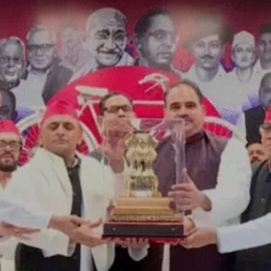 नसीमुद्दीन सिद्दीकी सपा में शामिल, अखिलेश यादव लखनऊ सपा कार्यालय, यूपी राजनीति 2026, मुस्लिम वोट बैंक यूपी, ओवैसी एमआईएम यूपी रणनीति, Naseemuddin Siddiqui joins SP, Akhilesh Yadav Lucknow news, Samajwadi Party update 2026, AIMIM UP politics, Uttar Pradesh political news live,अखिलेश यादव नसीमुद्दीन फोटो, सपा सदस्यता ग्रहण समारोह, लखनऊ सपा कार्यालय कार्यक्रम, यूपी मुस्लिम राजनीति, Akhilesh Yadav Naseemuddin Image, SP joining ceremony Lucknow, UP election strategy 2027, AIMIM vs SP UP politics,लखनऊ उत्तर प्रदेश सपा जॉइनिंग लाइव अपडेट, नसीमुद्दीन सिद्दीकी राजनीतिक बदलाव, अखिलेश यादव बयान आज, यूपी 2027 चुनाव रणनीति, मुस्लिम वोट बैंक राजनीति यूपी, Lucknow Samajwadi Party office news, Uttar Pradesh political development 2026, AIMIM influence in UP, Akhilesh Yadav press conference today, #UPPolitics, #SamajwadiParty, #AkhileshYadav, #NaseemuddinSiddiqui, #LucknowNews,