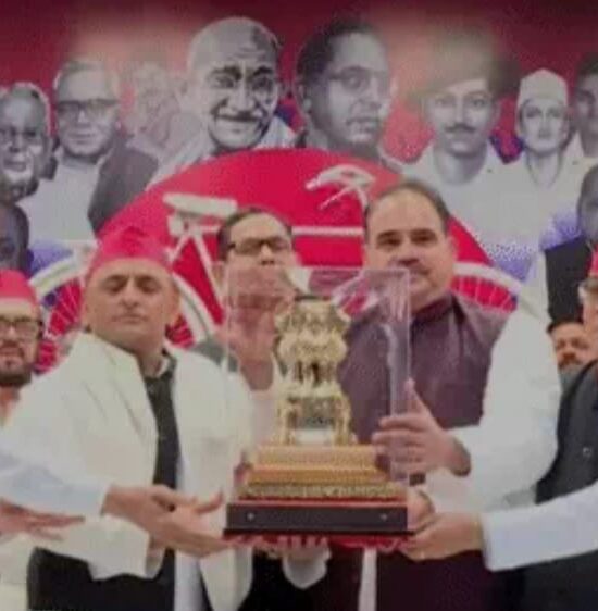 नसीमुद्दीन सिद्दीकी सपा में शामिल, अखिलेश यादव लखनऊ सपा कार्यालय, यूपी राजनीति 2026, मुस्लिम वोट बैंक यूपी, ओवैसी एमआईएम यूपी रणनीति, Naseemuddin Siddiqui joins SP, Akhilesh Yadav Lucknow news, Samajwadi Party update 2026, AIMIM UP politics, Uttar Pradesh political news live,अखिलेश यादव नसीमुद्दीन फोटो, सपा सदस्यता ग्रहण समारोह, लखनऊ सपा कार्यालय कार्यक्रम, यूपी मुस्लिम राजनीति, Akhilesh Yadav Naseemuddin Image, SP joining ceremony Lucknow, UP election strategy 2027, AIMIM vs SP UP politics,लखनऊ उत्तर प्रदेश सपा जॉइनिंग लाइव अपडेट, नसीमुद्दीन सिद्दीकी राजनीतिक बदलाव, अखिलेश यादव बयान आज, यूपी 2027 चुनाव रणनीति, मुस्लिम वोट बैंक राजनीति यूपी, Lucknow Samajwadi Party office news, Uttar Pradesh political development 2026, AIMIM influence in UP, Akhilesh Yadav press conference today, #UPPolitics, #SamajwadiParty, #AkhileshYadav, #NaseemuddinSiddiqui, #LucknowNews,