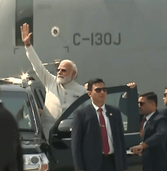 पीएम मोदी असम दौरा, डिब्रूगढ़ ELF लैंडिंग, नरेंद्र मोदी डिब्रूगढ़, कुमार भास्कर वर्मा सेतु उद्घाटन, IIM गुवाहाटी उद्घाटन, नेशनल डेटा सेंटर असम, PM Modi Assam visit, Dibrugarh Emergency Landing Facility, ELF North East India, Kumar Bhaskar Varma Setu bridge, IIM Guwahati inauguration news, National Data Centre Assam, North East development news, Assam infrastructure news,डिब्रूगढ़ मोरान बाईपास ELF, पीएम मोदी एयर शो असम, ब्रह्मपुत्र नदी पुल उद्घाटन, असम विकास परियोजना 2026, कामरूप अमिंगांव डेटा सेंटर, PM Modi Dibrugarh landing, Assam bridge project news, North East India infrastructure, Emergency Landing Facility India, Modi development projects Assam,#PMModi, #NarendraModi, #AssamVisit, #Dibrugarh, #ELFIndia, #NorthEastIndia, #KumarBhaskarVarmaSetu, #IIMGuwahati, #DigitalIndia, #InfrastructureNews, #NationalDataCentre, #AssamDevelopment,