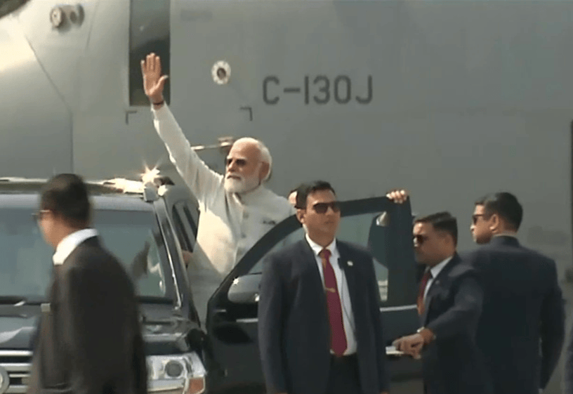 पीएम मोदी असम दौरा, डिब्रूगढ़ ELF लैंडिंग, नरेंद्र मोदी डिब्रूगढ़, कुमार भास्कर वर्मा सेतु उद्घाटन, IIM गुवाहाटी उद्घाटन, नेशनल डेटा सेंटर असम, PM Modi Assam visit, Dibrugarh Emergency Landing Facility, ELF North East India, Kumar Bhaskar Varma Setu bridge, IIM Guwahati inauguration news, National Data Centre Assam, North East development news, Assam infrastructure news,डिब्रूगढ़ मोरान बाईपास ELF, पीएम मोदी एयर शो असम, ब्रह्मपुत्र नदी पुल उद्घाटन, असम विकास परियोजना 2026, कामरूप अमिंगांव डेटा सेंटर, PM Modi Dibrugarh landing, Assam bridge project news, North East India infrastructure, Emergency Landing Facility India, Modi development projects Assam,#PMModi, #NarendraModi, #AssamVisit, #Dibrugarh, #ELFIndia, #NorthEastIndia, #KumarBhaskarVarmaSetu, #IIMGuwahati, #DigitalIndia, #InfrastructureNews, #NationalDataCentre, #AssamDevelopment,