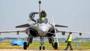 राफेल फाइटर जेट उड़ान, Rafale Fighter Jet Flying Image, DAC बैठक नई दिल्ली, Defense Acquisition Council Meeting Photo, राजनाथ सिंह रक्षा मंत्री, Rajnath Singh Defense Minister Image, भारतीय वायुसेना राफेल स्क्वाड्रन, IAF Rafale Squadron Photo, दसॉल्ट एविएशन फैक्ट्री, Dassault Aviation Production Image,नई दिल्ली रक्षा समाचार, New Delhi Defense News Today, राष्ट्रीय सुरक्षा अपडेट भारत, National Security News India, भारतीय वायुसेना आधुनिकीकरण, Indian Air Force Modernization 2026, Rafale Deal Latest Update India, DAC Meeting February 2026 News, Defense Procurement India Update, Make in India Defense Sector News,