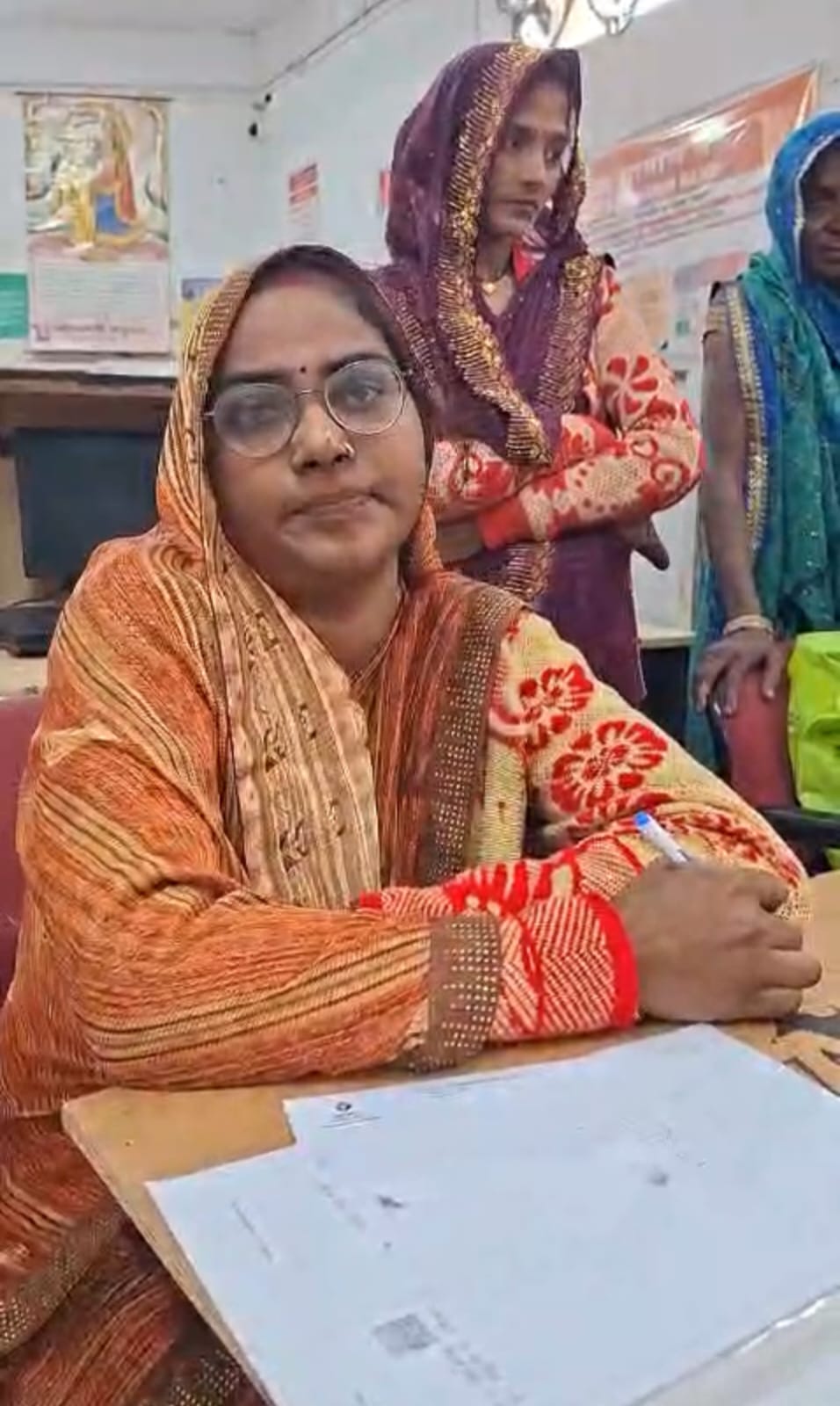 ग्रामीण महिला सशक्तिकरण, बैंक सखी योजना, महिला स्वयं सहायता समूह, उत्तर प्रदेश ग्रामीण बैंक, महिला स्वावलंबन योजना, ग्रामीण महिलाएं आत्मनिर्भर,Rural women empowerment, Bank Sakhi scheme, women self help groups, Uttar Pradesh Gramin Bank, women self reliance program,ग्रामीण महिला सशक्तिकरण तस्वीर, बैंक सखी सीमा देवी, महिला समूह बैठक, ग्रामीण बैंक सहायता,Rural women empowerment image, Bank Sakhi Seema Devi, women SHG meeting, rural bank support,ग्रामीण महिला सशक्तिकरण उत्तर प्रदेश, महिला सशक्तिकरण ग्रामीण बैंक खबर, स्वयं सहायता समूह ग्रामीण विकास, बैंक सखी योजना यूपी,Rural women empowerment Uttar Pradesh, women empowerment rural news, SHG rural development India, Bank Sakhi scheme UP,#ग्रामीण_महिला_सशक्तिकरण, #BankSakhi, #WomenEmpowerment, #SelfHelpGroup, #UPRuralBank, #WomenSelfReliance, #RuralDevelopment,