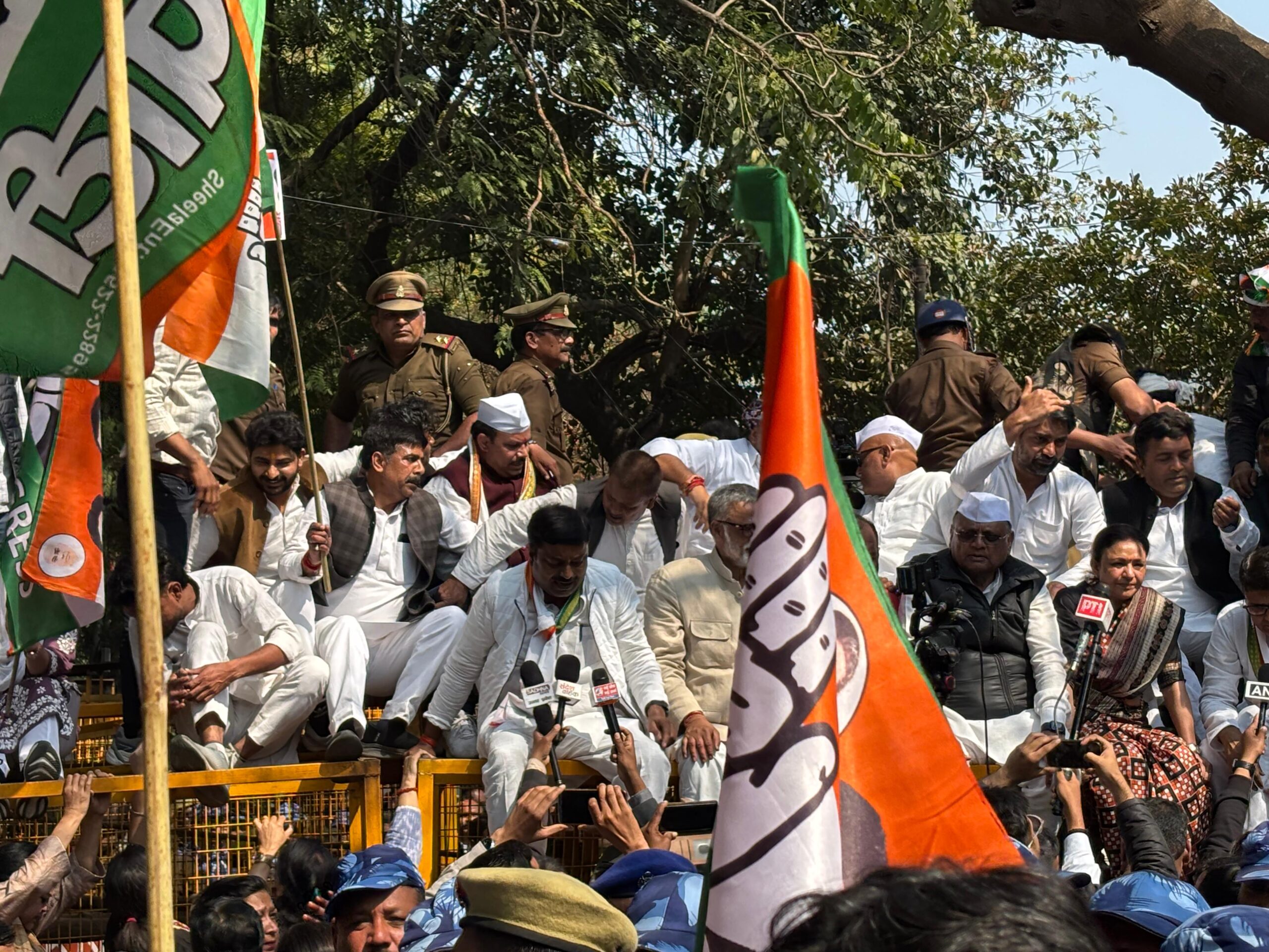 MNREGA बचाओ अभियान, मनरेगा बचाओ आंदोलन उत्तर प्रदेश, विधानसभा घेराव लखनऊ, कांग्रेस हाउस अरेस्ट यूपी, सीतापुर कांग्रेस जिलाध्यक्ष, अमेठी कांग्रेस विरोध प्रदर्शन, रायबरेली राजनीतिक खबर, Uttar Pradesh political news, MNREGA protest UP, Congress Assembly Gherao Lucknow, Sitapur Congress leader house arrest, Amethi political protest, Raebareli Rahul Gandhi constituency news, state political agitation news,मनरेगा बचाओ अभियान प्रदर्शन, कांग्रेस नेताओं की नजरबंदी, लखनऊ विधानसभा घेराव, सीतापुर पुलिस पहरा, अमेठी कांग्रेस हाउस अरेस्ट, रायबरेली कांग्रेस नेता गिरफ्तारी, MNREGA protest images UP, Congress leaders house arrest photo, Lucknow Vidhan Sabha protest visuals, Sitapur police security image,MNREGA बचाओ अभियान सीतापुर, अमेठी कांग्रेस विरोध 2026, रायबरेली विधानसभा घेराव, उत्तर प्रदेश राजनीतिक समाचार, Lucknow Assembly protest 2026, Uttar Pradesh Congress agitation, District Sitapur political news, SP Amethi statement, Rahul Gandhi Raebareli protest news, #MNREGABachaoAbhiyan, #UPPolitics, #CongressProtest, #LucknowAssembly, #SitapurNews, #AmethiNews, #RaebareliNews,