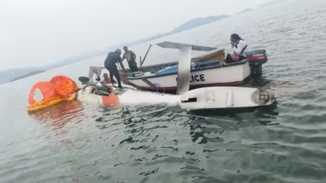 अंडमान हेलीकॉप्टर क्रैश, पवन हंस हेलीकॉप्टर हादसा, मायाबंदर समुद्र दुर्घटना, पोर्ट ब्लेयर फ्लाइट न्यूज, Andaman Helicopter Crash 2026, Pawan Hans Emergency Landing, Port Blair Aviation News, India Civil Aviation Safety,अंडमान समुद्र रेस्क्यू ऑपरेशन, पवन हंस हेलीकॉप्टर इमेज, मायाबंदर तटरक्षक टीम, पोर्ट ब्लेयर एयर ऑपरेशन, Andaman Sea Rescue Photo, Pawan Hans Helicopter Crash Site,अंडमान और निकोबार समाचार, नॉर्थ एंड मिडिल अंडमान जिला खबर, नागरिक उड्डयन विभाग अपडेट, पवन हंस अधिकारी बयान, झारखंड प्लेन क्रैश न्यूज, Andaman Aviation Breaking News, India Air Safety Update 2026,#AndamanHelicopterCrash, #PawanHans, #PortBlair, #Mayabunder, #AviationNews, #BreakingNews, #IndiaNews, #AirSafety, #RescueOperation,