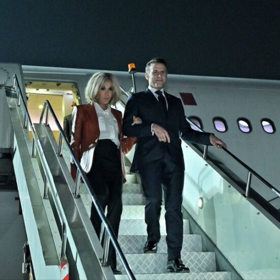 फ्रांस के राष्ट्रपति मैक्रों भारत दौरा, Emmanuel Macron India Visit 2026, Macron Mumbai Visit, India France Relations 2026, पीएम मोदी मैक्रों बैठक, Narendra Modi Emmanuel Macron Meeting, India AI Impact Summit 2026 Delhi, भारत मंडपम AI समिट, मुंबई राजनीतिक खबर, Maharashtra Political News, International Relations News India, Indo-Pacific Strategy India France, Defense Cooperation India France,मैक्रों मुंबई एयरपोर्ट, Macron arrives Mumbai airport, पीएम मोदी मैक्रों बैठक, Modi Macron bilateral meeting, इंडिया फ्रांस रणनीतिक साझेदारी, India France strategic partnership news, AI Summit Delhi 2026, भारत मंडपम नई दिल्ली इवेंट,मुंबई जिला राजनीतिक समाचार, महाराष्ट्र अंतरराष्ट्रीय कूटनीतिक खबर, नई दिल्ली ग्लोबल AI समिट, भारत-फ्रांस रक्षा समझौता, Mumbai Maharashtra International Political News, New Delhi AI Summit Event News, India France Bilateral Meeting 2026, Indo-Pacific Strategy Discussion, मुख्यमंत्री देवेंद्र फडणवीस स्वागत, Prime Minister Narendra Modi meeting, President Emmanuel Macron official visit,#MacronIndiaVisit, #EmmanuelMacron, #PMModi, #IndiaFranceRelations, #MumbaiNews, #AIImpactSummit2026, #BharatMandapam, #InternationalNews, #MaharashtraPolitics, #NarendraModi,