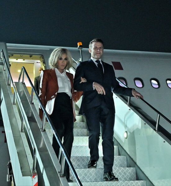 फ्रांस के राष्ट्रपति मैक्रों भारत दौरा, Emmanuel Macron India Visit 2026, Macron Mumbai Visit, India France Relations 2026, पीएम मोदी मैक्रों बैठक, Narendra Modi Emmanuel Macron Meeting, India AI Impact Summit 2026 Delhi, भारत मंडपम AI समिट, मुंबई राजनीतिक खबर, Maharashtra Political News, International Relations News India, Indo-Pacific Strategy India France, Defense Cooperation India France,मैक्रों मुंबई एयरपोर्ट, Macron arrives Mumbai airport, पीएम मोदी मैक्रों बैठक, Modi Macron bilateral meeting, इंडिया फ्रांस रणनीतिक साझेदारी, India France strategic partnership news, AI Summit Delhi 2026, भारत मंडपम नई दिल्ली इवेंट,मुंबई जिला राजनीतिक समाचार, महाराष्ट्र अंतरराष्ट्रीय कूटनीतिक खबर, नई दिल्ली ग्लोबल AI समिट, भारत-फ्रांस रक्षा समझौता, Mumbai Maharashtra International Political News, New Delhi AI Summit Event News, India France Bilateral Meeting 2026, Indo-Pacific Strategy Discussion, मुख्यमंत्री देवेंद्र फडणवीस स्वागत, Prime Minister Narendra Modi meeting, President Emmanuel Macron official visit,#MacronIndiaVisit, #EmmanuelMacron, #PMModi, #IndiaFranceRelations, #MumbaiNews, #AIImpactSummit2026, #BharatMandapam, #InternationalNews, #MaharashtraPolitics, #NarendraModi,