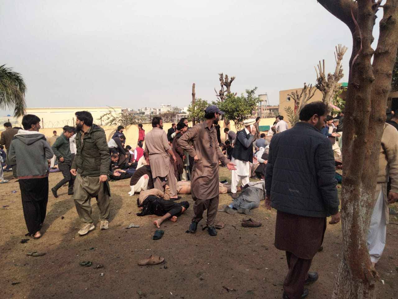 इस्लामाबाद मस्जिद ब्लास्ट, पाकिस्तान मस्जिद धमाका, जुमे की नमाज ब्लास्ट, Pakistan Mosque Blast, Islamabad Blast Today, Friday Prayer Blast, Terror Attack Pakistan, Breaking News Pakistan, World News Hindi,इस्लामाबाद मस्जिद धमाका, पाकिस्तान ब्लास्ट साइट, जुमे की नमाज हमला, Islamabad Mosque Image, Pakistan Blast Photo, Terror Attack Image,#IslamabadBlast, #MosqueBlast, #PakistanBreaking, #FridayPrayer, #WorldNews, #BreakingNews, #RashtriyaPrastavana,