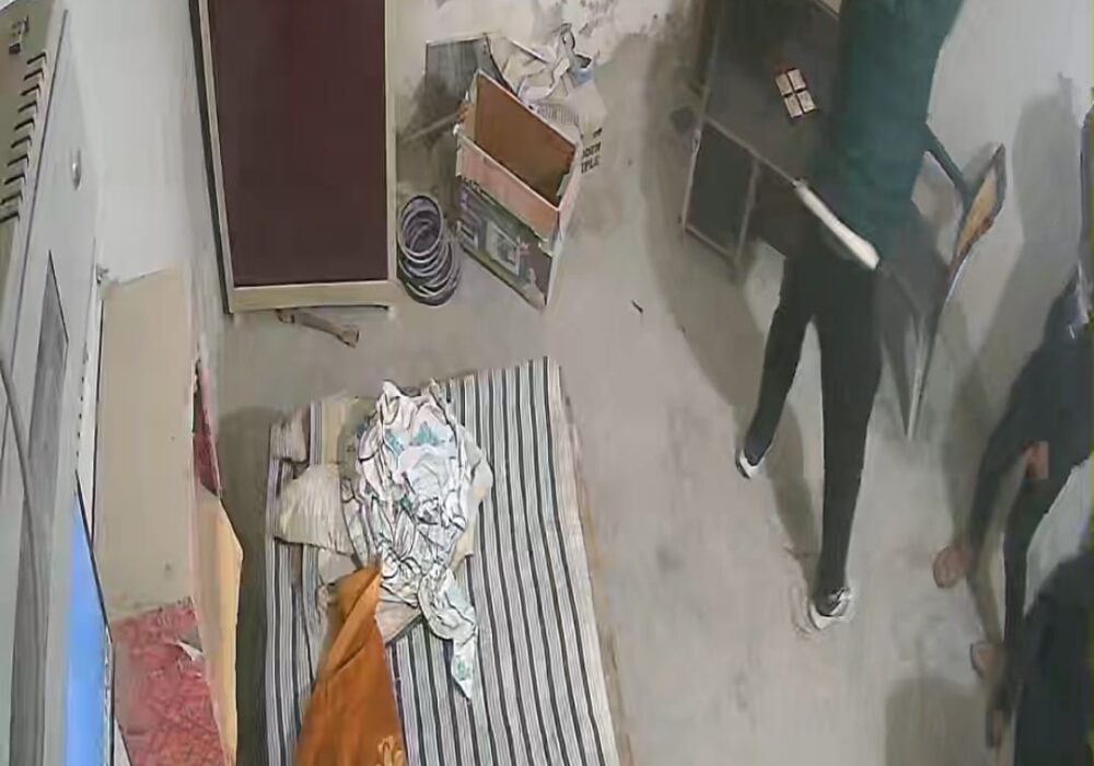 सोनभद्र क्रशर प्लांट हमला, ओबरा बिल्ली खनन क्षेत्र खबर, सोनभद्र तोड़फोड़ मामला, क्रशर संचालक पर हमला, Sonbhadra crusher plant attack, Obra mining area violence, Billi mining area news UP,रासपहरी क्रशर प्लांट घटना, सोनभद्र पुलिस कार्रवाई, खनन क्षेत्र दहशत, Obra police case registered, Mining area crime news Uttar Pradesh,सोनभद्र जिला अपराध समाचार, ओबरा थाना क्षेत्र ताजा खबर, उत्तर प्रदेश खनन क्षेत्र विवाद, Sonbhadra district crime news, Obra police station case update, Uttar Pradesh mining industry violence report, Crime news type local district Sonbhadra Uttar Pradesh,