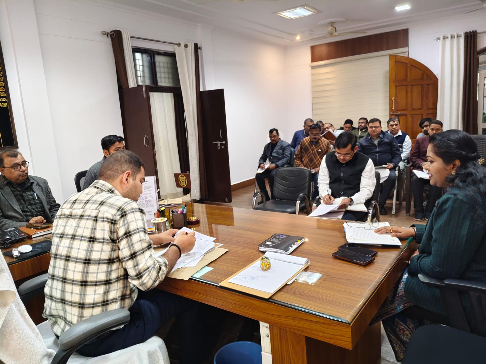 Instructions for timely and quality completion of Prayagraj Airport-Kaushambi road work