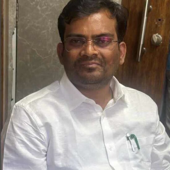 कर्नाटक भाजपा विधायक रिश्वत मामला, Karnataka BJP MLA Bribery Case, Chandru Lamani Arrested, Karnataka Lokayukta Action, Gadag District Political News, Shirahatti MLA News, Karnataka Corruption Case 2026, Bengaluru Breaking News, BJP MLA Bribe 5 Lakh, Road Cum Bridge Contract Scam,चंद्रू लमानी गिरफ्तारी फोटो, Chandru Lamani Arrest Image, Karnataka Lokayukta Raid Photo, Gadag MLA News Image, BJP MLA Bribery Case Karnataka, Shirahatti Constituency News,कर्नाटक भाजपा विधायक रिश्वत मामला गडग, Chandru Lamani Karnataka Lokayukta Arrest, Shirahatti MLA Bribe Case, Karnataka Political Corruption News 2026, Gadag District Breaking News, Bengaluru Lokayukta Action Today, #KarnatakaNews, #BJPMla, #Lokayukta, #CorruptionCase, #GadagNews, #PoliticalNews,