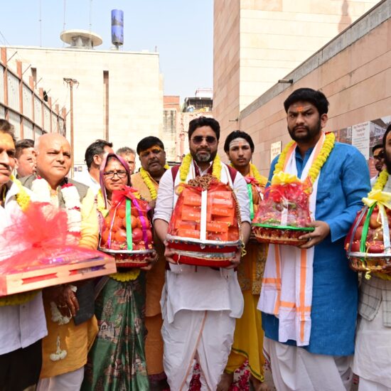 बाबा विश्वनाथ विशेष उपहार, Mahashivratri 2026 Kashi, Kashi Vishwanath Temple Gifts, Shivratri Special News, Indian Temples Unity, Sanatan Tradition India,बाबा विश्वनाथ मंदिर उपहार, Kashi Vishwanath Mahashivratri image, Siddhivinayak gift to Kashi, Temple gifts India,baba-vishwanath-special-gift-mahashivratri-2026,वाराणसी, उत्तर प्रदेश, धार्मिक समाचार, Mahashivratri News India, Temple News, Hindu Religion News,#BabaVishwanath, #Mahashivratri2026, #KashiVishwanath, #SanatanDharma, #TempleNews, #IndianCulture, #SpiritualIndia,