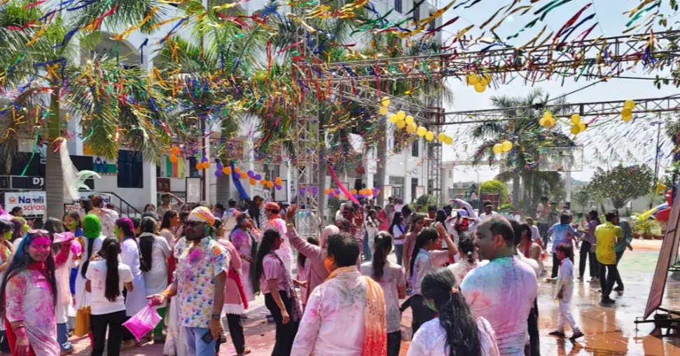 Holi was celebrated with great enthusiasm with colours and gulal in Kaushambi.