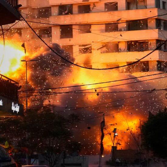 ईरान इजराइल युद्ध, मिडिल ईस्ट युद्ध अपडेट, साउथ पार्स गैस फील्ड हमला, Iran Israel War News, Middle East Conflict 2026, South Pars Gas Field Attack, US Israel Iran War Update, Gulf Countries Missile Attack, Global Energy Crisis News,ईरान इजराइल युद्ध फोटो, गैस प्लांट हमला इमेज, कतर आग फोटो, मिसाइल अटैक तस्वीर, Iran Israel War Images, Gas Field Explosion Photos, Qatar Fire Pics, Missile Attack Middle East Images,मिडिल ईस्ट युद्ध समाचार, अंतरराष्ट्रीय संघर्ष खबर, ऊर्जा संकट वैश्विक खबर, Middle East War Breaking News, International Conflict Update, Global Energy Crisis News, Gulf Region War Updates, Iran Israel Conflict Live News,#IranIsraelWar, #MiddleEastConflict, #GasFieldAttack, #GlobalEnergyCrisis, #BreakingNews, #WorldNews, #Qatar, #UAE, #Israel, #Iran,