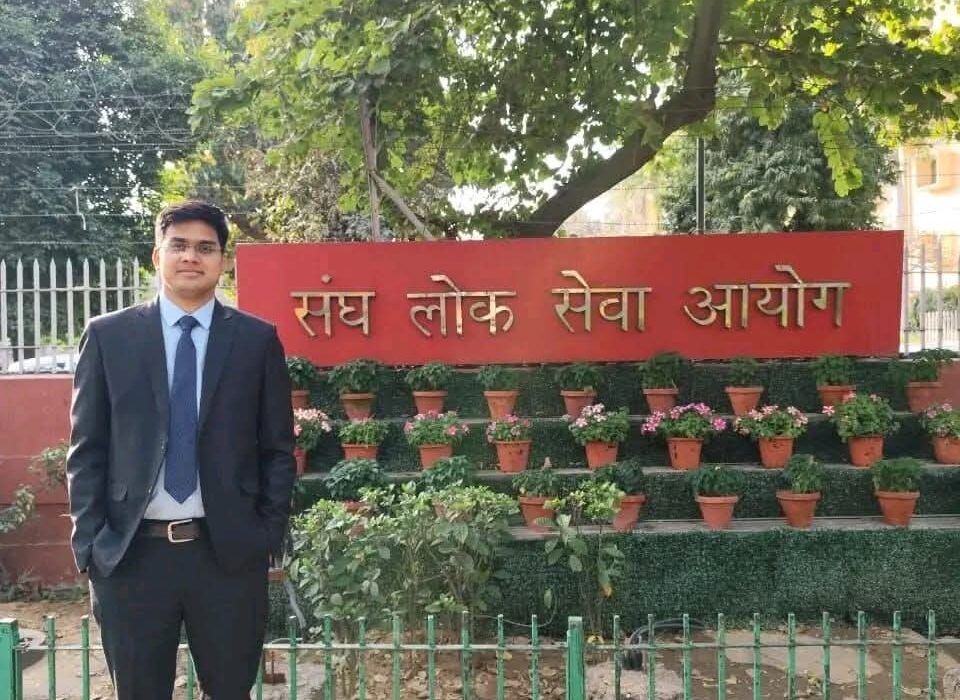 Farmer's son increases Dhaurahra's prestige, becomes IPS after clearing UPSC