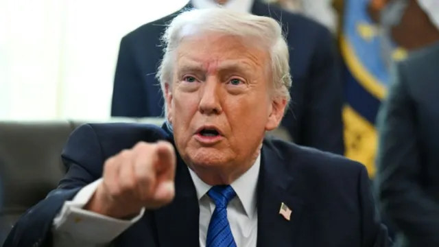 ईरान में वेनेजुएला मॉडल, डोनाल्ड ट्रंप बयान, अमेरिका ईरान हमला, ईरान सुप्रीम लीडर विकल्प, वेनेजुएला मॉडल क्या है, US Iran conflict news, Donald Trump Iran statement, Venezuela model regime change, Iran Supreme Leader succession, Middle East war update, international political news,डोनाल्ड ट्रंप फाइल फोटो, व्हाइट हाउस बयान, ईरान अमेरिका तनाव, ट्रंप इंटरव्यू न्यूयॉर्क टाइम्स, Donald Trump file image, White House press statement, Iran US tension image, Middle East conflict photo,अंतरराष्ट्रीय राजनीति समाचार, अमेरिका-ईरान सैन्य तनाव, मध्य पूर्व भू-राजनीति, वॉशिंगटन विदेश नीति बयान, तेहरान नेतृत्व संकट, US foreign policy Iran, Middle East geopolitical crisis, Washington defense strategy news, Tehran political transition update, global security and defense news,#IranNews, #DonaldTrump, #VenezuelaModel, #USIranConflict, #MiddleEastCrisis, #GlobalPolitics, #TehranUpdate, #InternationalNews,