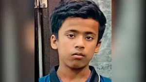 लखनऊ में 7वीं के छात्र की गोली लगने से मौत, लखनऊ गोलीकांड, सरोजिनी नगर शूटिंग केस, लखनऊ क्राइम न्यूज़, नाबालिग से गोली चली, लोकबंधु अस्पताल लखनऊ, DCP निपुण अग्रवाल बयान, Lucknow 7th class student shot dead, Lucknow birthday party firing case, Sarojini Nagar shooting, Minor accidental firing Lucknow, Lokbandhu Hospital case, Lucknow crime news today, Uttar Pradesh crime report,लखनऊ छात्र गोलीकांड फोटो, सरोजिनी नगर घटना स्थल, लोकबंधु अस्पताल लखनऊ, परिजनों का हंगामा, पुलिस जांच लखनऊ, Lucknow student shooting image, Sarojini Nagar apartment firing, Lokbandhu Hospital visuals, UP Police investigation scene,#LucknowNews, #LucknowFiring, #UPCrime, #SarojiniNagar, #StudentDeath, #BirthdayPartyTragedy, #UttarPradeshNews, #PoliceInvestigation,लखनऊ जिला क्राइम न्यूज, उत्तर प्रदेश अपराध समाचार, सरोजिनी नगर थाना क्षेत्र, लखनऊ पुलिस जांच, डीसीपी निपुण अग्रवाल, Uttar Pradesh Crime News, Lucknow District Shooting Case, Minor Firing Incident UP, Birthday Party Gunshot Case India, Law and Order UP Police,