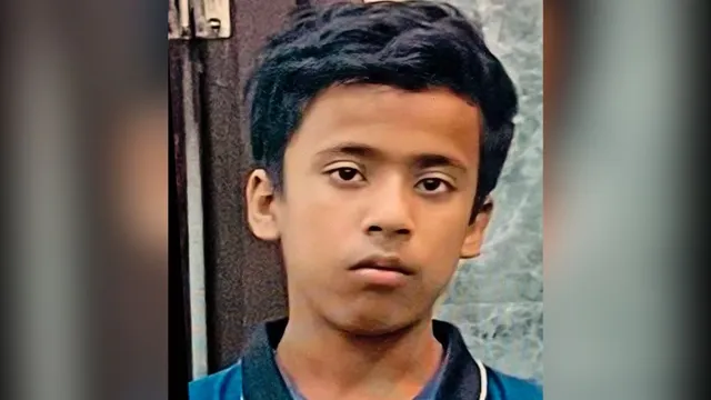 लखनऊ में 7वीं के छात्र की गोली लगने से मौत, लखनऊ गोलीकांड, सरोजिनी नगर शूटिंग केस, लखनऊ क्राइम न्यूज़, नाबालिग से गोली चली, लोकबंधु अस्पताल लखनऊ, DCP निपुण अग्रवाल बयान, Lucknow 7th class student shot dead, Lucknow birthday party firing case, Sarojini Nagar shooting, Minor accidental firing Lucknow, Lokbandhu Hospital case, Lucknow crime news today, Uttar Pradesh crime report,लखनऊ छात्र गोलीकांड फोटो, सरोजिनी नगर घटना स्थल, लोकबंधु अस्पताल लखनऊ, परिजनों का हंगामा, पुलिस जांच लखनऊ, Lucknow student shooting image, Sarojini Nagar apartment firing, Lokbandhu Hospital visuals, UP Police investigation scene,#LucknowNews, #LucknowFiring, #UPCrime, #SarojiniNagar, #StudentDeath, #BirthdayPartyTragedy, #UttarPradeshNews, #PoliceInvestigation,लखनऊ जिला क्राइम न्यूज, उत्तर प्रदेश अपराध समाचार, सरोजिनी नगर थाना क्षेत्र, लखनऊ पुलिस जांच, डीसीपी निपुण अग्रवाल, Uttar Pradesh Crime News, Lucknow District Shooting Case, Minor Firing Incident UP, Birthday Party Gunshot Case India, Law and Order UP Police,