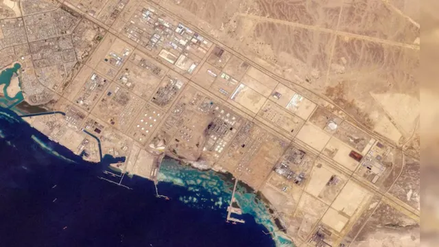 Saudi Arabia Refinery Attack, SAMREF Refinery Yanbu Attack, Aramco Attack News, Middle East War Energy Crisis, Iran Warning Oil Facilities, Saudi Oil Refinery Attack 2026, Global Oil Market News, Red Sea Energy Attack,सऊदी रिफाइनरी हमला फोटो, यानबू पोर्ट इमेज, तेल रिफाइनरी विस्फोट, Middle East Attack Images, Saudi Aramco Photos, Oil Refinery Fire Pics, War Impact Energy Images,मिडिल ईस्ट युद्ध समाचार, सऊदी अरब ऊर्जा हमला खबर, वैश्विक तेल संकट अपडेट, Middle East Conflict Energy News, Saudi Arabia Oil Attack News, Global Energy Crisis Update, Gulf Region War News, International Oil Market Impact,#SaudiArabia, #Aramco, #RefineryAttack, #MiddleEastWar, #EnergyCrisis, #Iran, #OilMarket, #BreakingNews, #WorldNews,