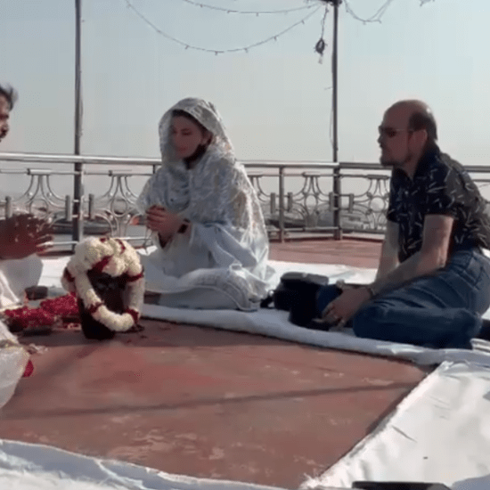 Jacqueline Fernandez Varanasi visit, Jacqueline Fernandez mother ashes Ganga, Bollywood actress in Kashi news, Kim Fernandez death news, Jacqueline Fernandez spiritual visit Varanasi, वाराणसी खबर, जैकलीन फर्नांडिस काशी, गंगा अस्थि विसर्जन खबर,Jacqueline Fernandez Ganga ritual news, Bollywood actress religious ceremony Varanasi, Kim Fernandez obituary news, celebrity visit Kashi news, सनातन धर्म बयान जैकलीन, वाराणसी गंगा घाट खबर,#JacquelineFernandez #Varanasi #Kashi #Ganga #SanatanDharma #BollywoodNews #CelebrityNews #IndiaNews #वाराणसी #बॉलीवुडखबर,