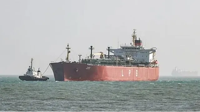 भारत ऊर्जा आपूर्ति, India energy supply, रूस तेल टैंकर, Russian oil tanker India, अमेरिका LPG जहाज, US LPG ship Mangalore, फारस की खाड़ी जहाज, Persian Gulf ships, Mangalore port LPG oil, भारत ऊर्जा संकट,एलपीजी जहाज फोटो, LPG ship image, रूस तेल टैंकर फोटो, Russian oil tanker image, मैंगलोर पोर्ट फोटो, Mangalore port visuals,#IndiaEnergySupply, #USLPG, #RussianOil, #MangalorePort, #MiddleEastConflict, #PersianGulfShips, #EnergySecurityIndia, #LPGIndia,भारत ऊर्जा आपूर्ति समाचार, India Mangalore port LPG oil news, रूस तेल भारत पहुंचा, US LPG Mangalore news, फारस की खाड़ी जहाज स्थिति, India energy security update,