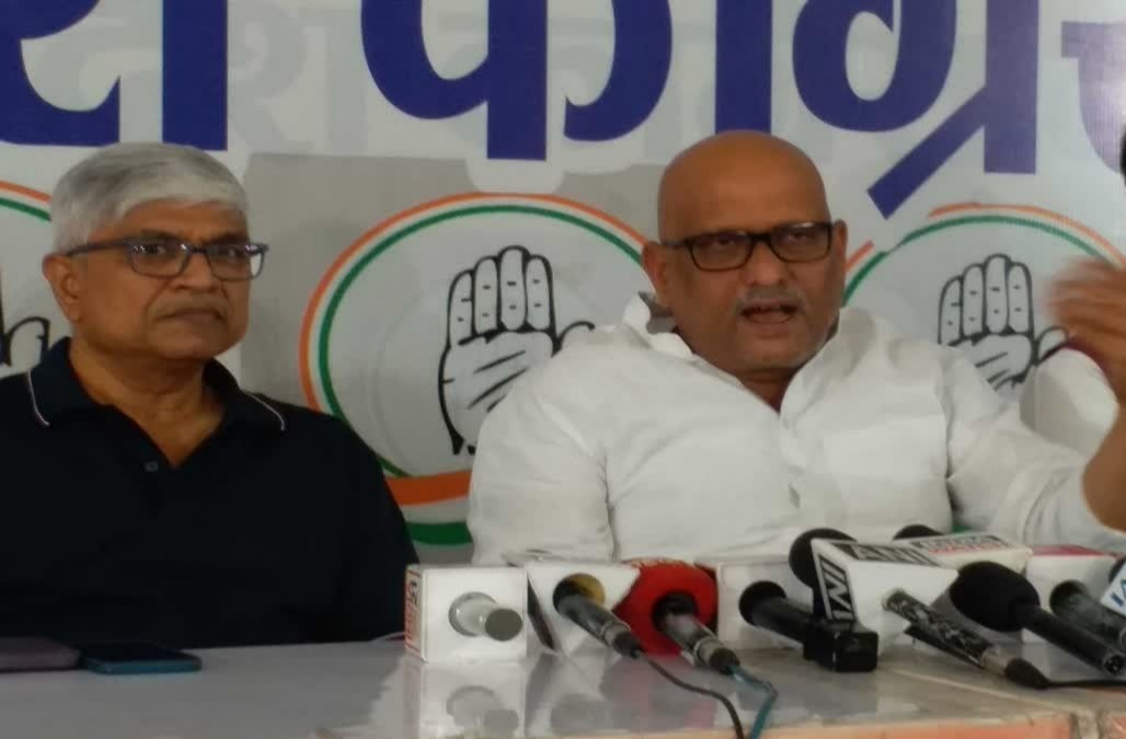 अजय राय बोले, दिनेश शर्मा ब्राह्मण सम्मेलन, यूपी कांग्रेस हमला भाजपा पर, मनरेगा भुगतान बकाया उत्तर प्रदेश, आरपी गौतम गोरखपुर रोके गए, लखनऊ राजनीतिक खबर 2026, विधानसभा चुनाव 2027 उत्तर प्रदेश,Ajay Rai statement UP, Dinesh Sharma Brahmin conference controversy, UP Congress vs BJP 2026, MGNREGA payment issue Uttar Pradesh, RP Gautam stopped at airport, Lucknow political news, UP Assembly Election 2027 update,अजय राय प्रेस बयान फोटो, दिनेश शर्मा फाइल इमेज, लखनऊ कांग्रेस प्रेस कॉन्फ्रेंस, आरपी गौतम एयरपोर्ट दृश्य, Ajay Rai press conference image, Dinesh Sharma file photo, Lucknow political event picture,#AjayRai, #UPPolitics, #BJPvsCongress, #DineshSharma, #MGNREGAIssue, #LucknowNews, #UPAssembly2027,