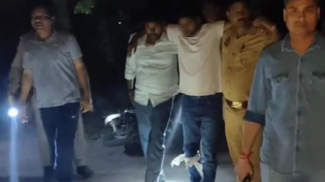 Barabanki police encounter news, बाराबंकी पुलिस मुठभेड़, Barabanki encounter 2026, UP crime news Barabanki, Suraj Singh encounter Barabanki, Jahangirabad fish farm robbery case, Uttar Pradesh police encounter news, Lucknow criminal arrest news, UP police action against criminals, Barabanki breaking news,Barabanki police encounter accused arrested, यूपी पुलिस एनकाउंटर बदमाश गिरफ्तार, UP police SWAT encounter news, Barabanki crime accused Suraj Singh, Lucknow criminal arrest UP police, police encounter injured criminal, Barabanki robbery accused arrest,#BarabankiEncounter, #UPCrimeNews, #UPPoliceAction, #UPBreakingNews, #BarabankiNews, #UttarPradeshPolice, #EncounterNews, #LucknowCrimeNews,