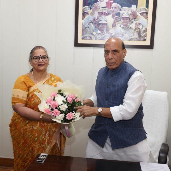 राजनाथ सिंह सुषमा खर्कवाल मुलाकात, Lucknow mayor meeting Rajnath Singh, लखनऊ नगर विकास खबर, Lucknow development news mayor meeting, Delhi political meeting Rajnath Singh, Uttar Pradesh political news Lucknow mayor, defence minister Rajnath Singh news 2026, Lucknow municipal corporation development news,लखनऊ महापौर रक्षा मंत्री मुलाकात, Rajnath Singh Lucknow mayor meeting Delhi, नगर निगम लखनऊ विकास खबर, UP political meeting mayor news, Lucknow city development political news, defence minister meeting mayor India,राजनाथ सिंह लखनऊ मुलाकात खबर, Lucknow mayor Sushma Kharkwal meeting Rajnath Singh Delhi news, उत्तर प्रदेश लखनऊ नगर निगम विकास समाचार, UP political news Lucknow mayor defence minister meeting, district Lucknow Uttar Pradesh political development news mayor Rajnath Singh meeting, #RajnathSingh #LucknowNews #UPPolitics #SushmaKharkwal #PoliticalNews #IndiaNews #LucknowDevelopment #BreakingNews,