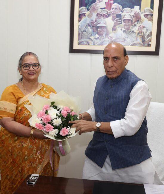 राजनाथ सिंह सुषमा खर्कवाल मुलाकात, Lucknow mayor meeting Rajnath Singh, लखनऊ नगर विकास खबर, Lucknow development news mayor meeting, Delhi political meeting Rajnath Singh, Uttar Pradesh political news Lucknow mayor, defence minister Rajnath Singh news 2026, Lucknow municipal corporation development news,लखनऊ महापौर रक्षा मंत्री मुलाकात, Rajnath Singh Lucknow mayor meeting Delhi, नगर निगम लखनऊ विकास खबर, UP political meeting mayor news, Lucknow city development political news, defence minister meeting mayor India,राजनाथ सिंह लखनऊ मुलाकात खबर, Lucknow mayor Sushma Kharkwal meeting Rajnath Singh Delhi news, उत्तर प्रदेश लखनऊ नगर निगम विकास समाचार, UP political news Lucknow mayor defence minister meeting, district Lucknow Uttar Pradesh political development news mayor Rajnath Singh meeting, #RajnathSingh #LucknowNews #UPPolitics #SushmaKharkwal #PoliticalNews #IndiaNews #LucknowDevelopment #BreakingNews,