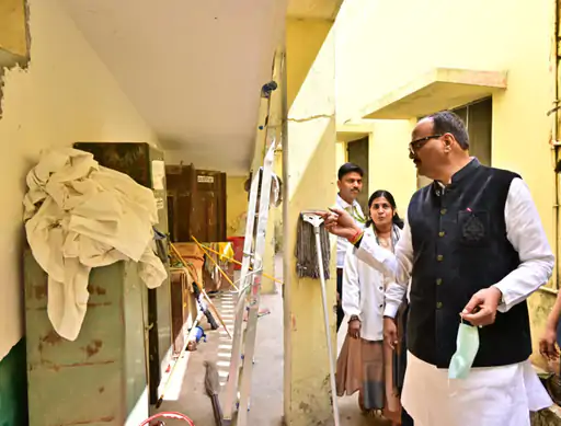 लखनऊ अस्पताल निरीक्षण, डिप्टी CM ब्रजेश पाठक, चिनहट CHC, सरकारी अस्पताल व्यवस्थाएं, मरीजों की देखभाल, अस्पताल सफाई, स्वास्थ्य मंत्री यूपी, अस्पताल सुधार, OPD निरीक्षण,Lucknow Hospital Inspection, Deputy CM Brajesh Pathak, Chinhat CHC, Government Hospital Facilities, Patient Care, Hospital Cleanliness, UP Health Minister, Hospital Management, OPD Inspection,डिप्टी CM अस्पताल निरीक्षण, चिनहट CHC मरीजों के बीच, अस्पताल सफाई, अस्पताल व्यवस्थाओं का निरीक्षण, स्वास्थ्य मंत्री लखनऊ,Deputy CM Hospital Visit, Chinhat CHC with Patients, Hospital Cleanliness Inspection, Hospital Facilities Check, Health Minister Lucknow,Lucknow, लखनऊ, Chinahat CHC, डिप्टी CM Brajesh Pathak, स्वास्थ्य मंत्री यूपी, अस्पताल निरीक्षण, OPD व्यवस्था, मरीज सेवा, सफाई व्यवस्था, दवा वितरण, मोबाइल भुगतान, सरकारी अस्पताल सुधार, स्वास्थ्यकर्मी, Genral Ward, मरीज कतार, Patient Care, Hospital Inspection, UP Government, Hospital Management, OPD Services, Cleanliness, Health Minister, Hospital Facilities, एलटीएच, जिला लखनऊ, Uttar Pradesh, Health News,